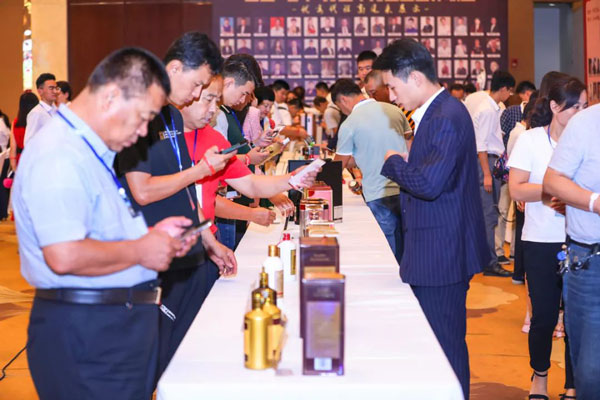 客戶查看企叮咚商城商品