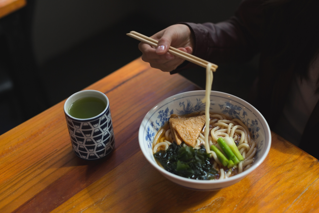 小餐飲店如何快速聚集人氣，提升營業(yè)額？企叮咚科技平臺(tái)帶你揭秘！